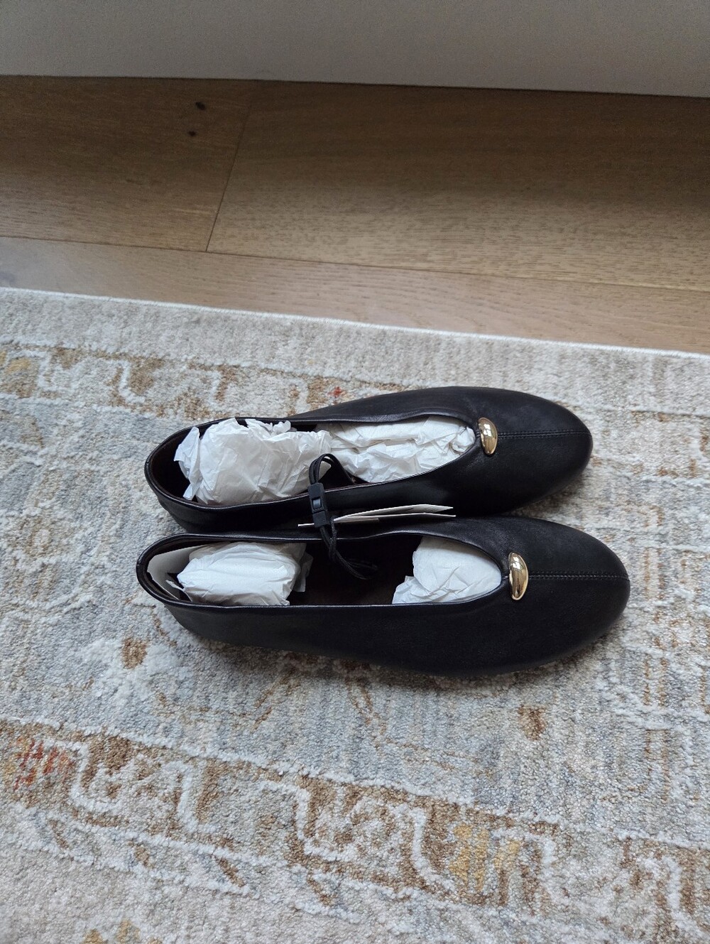 New ZARA LEATHER flats